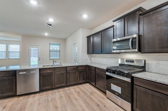 Building Photo - 7217 Headingham Wy