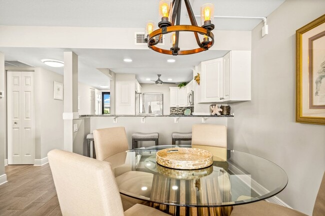 Building Photo - Oceanview 2 BR 2 BA in Vero Beach Turnkey Monthly Rental