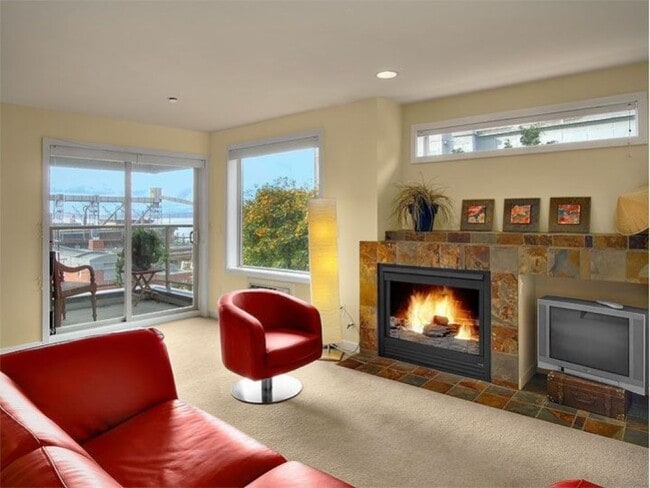 Building Photo - 2Bd/1.75Ba Seattle Condo