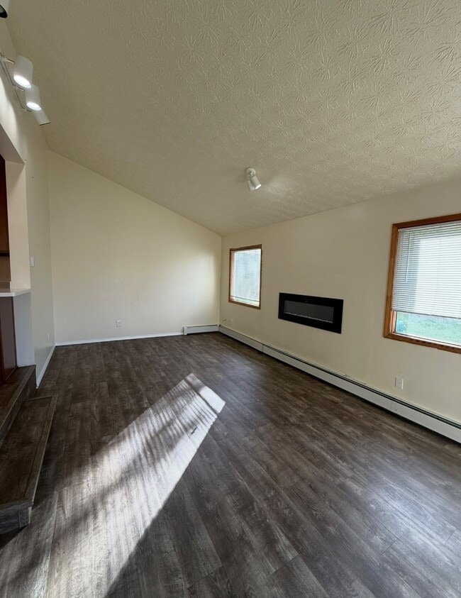 Building Photo - 9260 Roy St