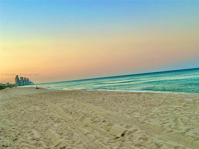 Building Photo - 9172 Collins Ave