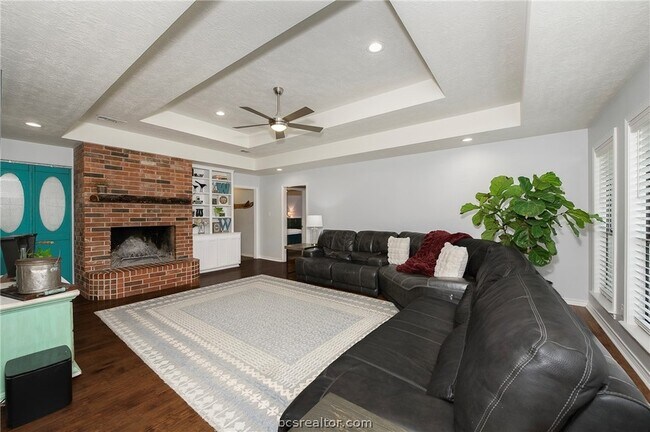 Building Photo - 2905 Aztec Ct