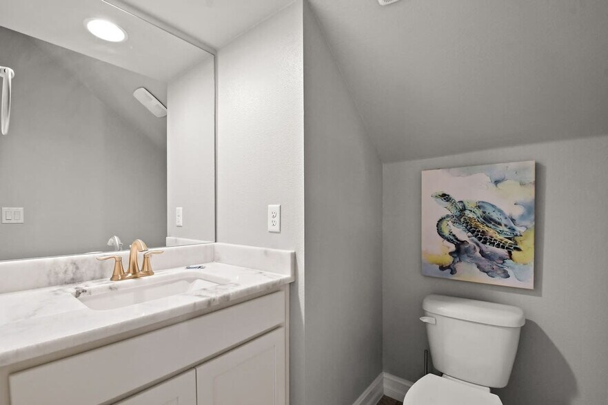 Building Photo - 132 Mediterranean Way