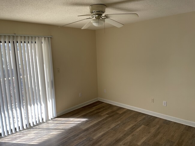 Building Photo - 8719 Sharonbrook Dr