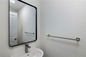 Building Photo - 2722 Eastridge Blvd