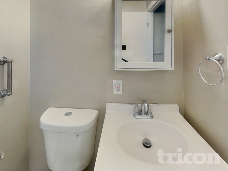 Building Photo - 3241 Barbara Cir
