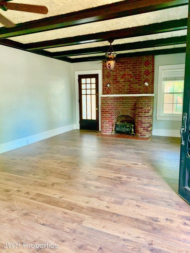 Building Photo - 4 br, 2.5 bath House - 1040 Blanchard Place