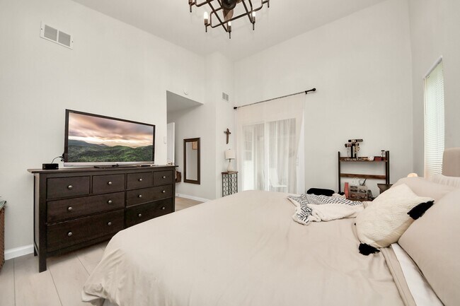 Building Photo - 2001 Bering Dr