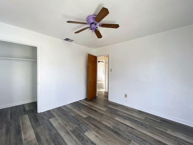 Building Photo - Cozy Modern Living – Bright 2-Bedroom Home Near Snyder High