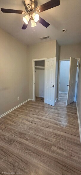 Building Photo - Room in Duplex on E Cannon St