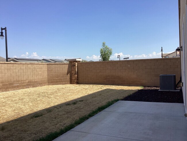 Building Photo - Welcome To The Riverstone Resort Community!!!