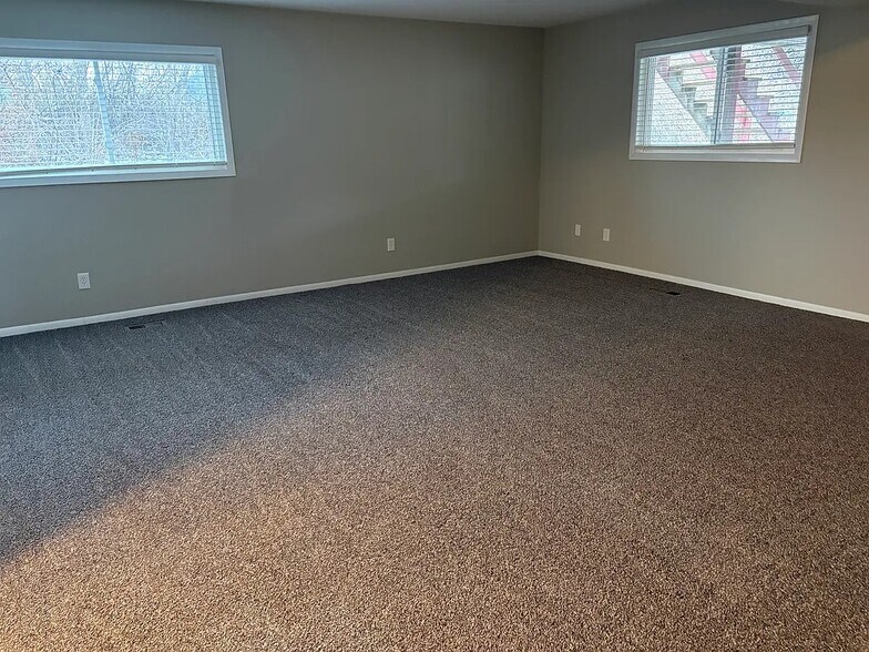 Building Photo - 209 Heidi Ct