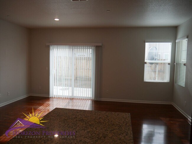 Building Photo - Modern Two-Story 4 Bed 2.5 Bath 1,807 sqft...