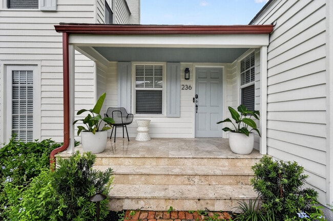 Building Photo - 236 Greymon Dr