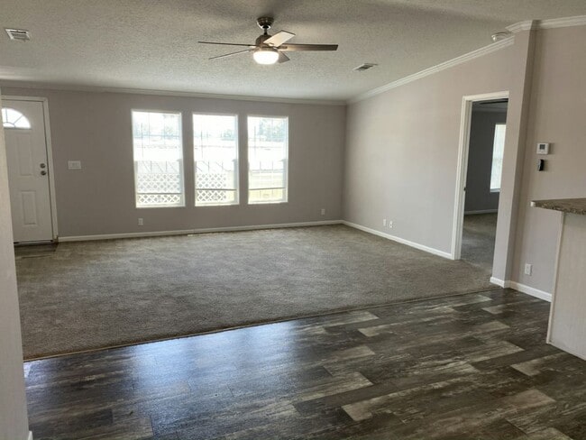 Building Photo - 517 Remann Rd