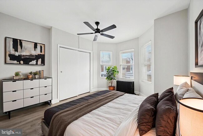 Building Photo - 5517 Jane St