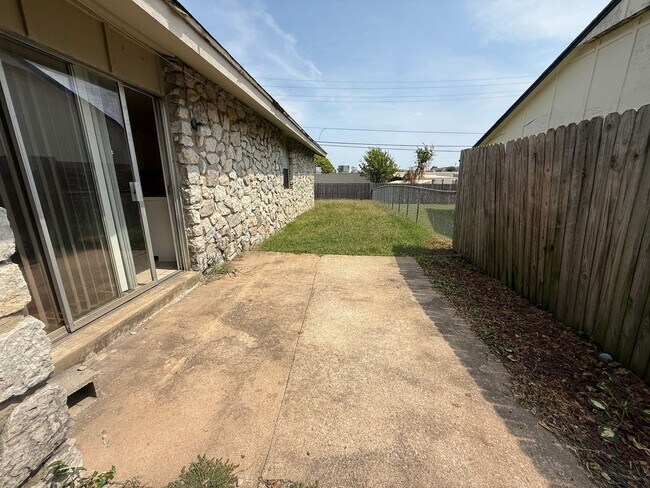 Building Photo - Sheridan Duplexes 05-07