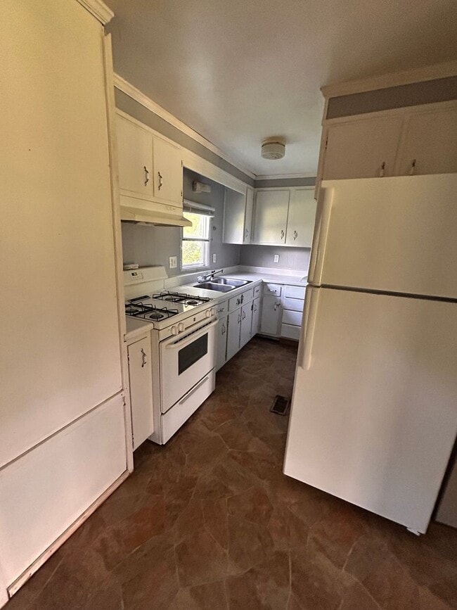 Building Photo - Available Now – 2 Bed / 1 Bath Apartment at Bunker Hill Mobile Home Community