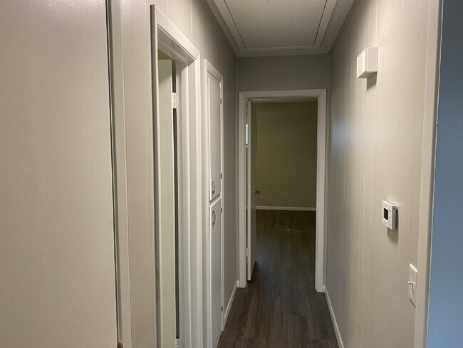 Building Photo - 14901 Dutchmans Dr