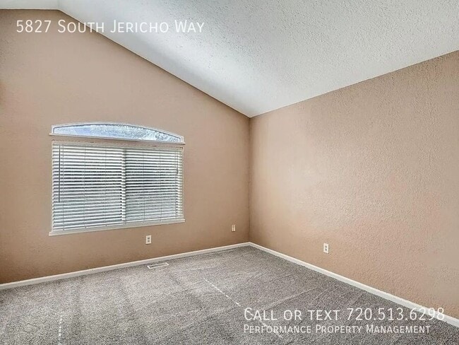 Building Photo - 5827 S Jericho Way