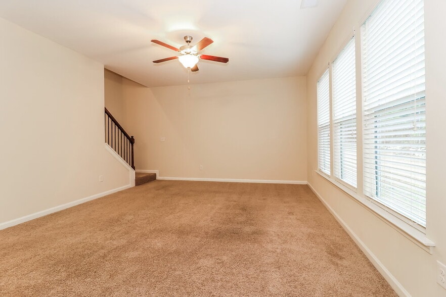 Building Photo - 386 Darbys Run Ct