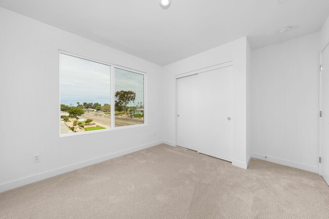 Building Photo - Available now! Brand New 4 Bedroom Townhom...