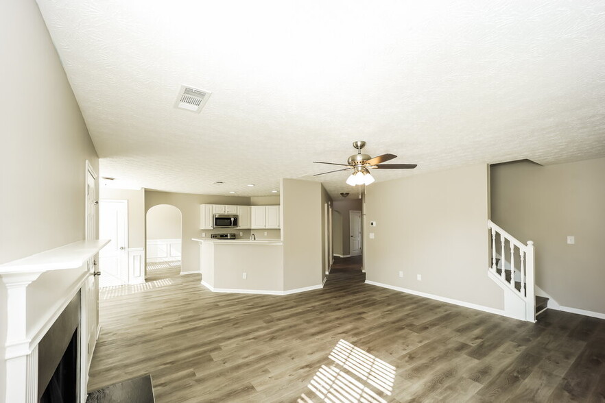 Building Photo - 1365 Camelia St