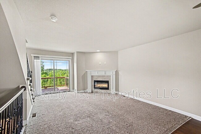 Building Photo - 10510 Clubhouse Dr