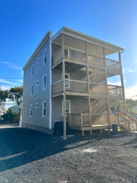 Building Photo - 43 Beardsley St