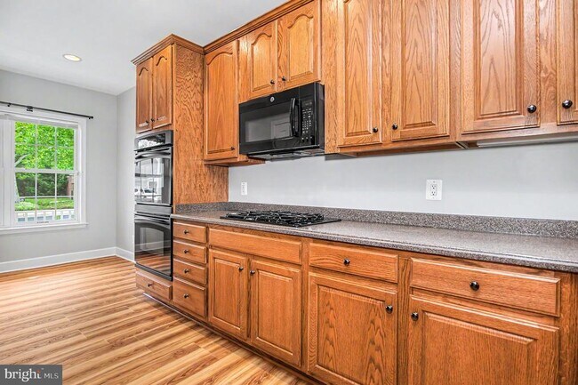 Building Photo - 8406 Mountain Larkspur Dr