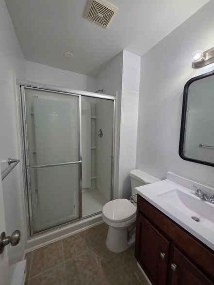 Building Photo - 1930 Cricklewood Cv