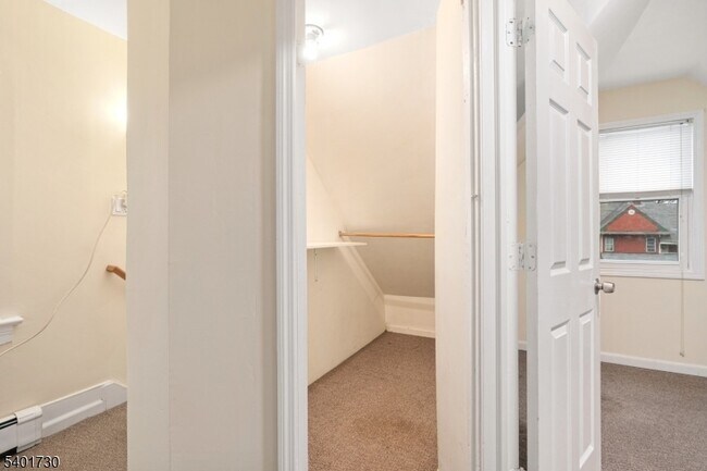 Building Photo - 53 Poplar Ave