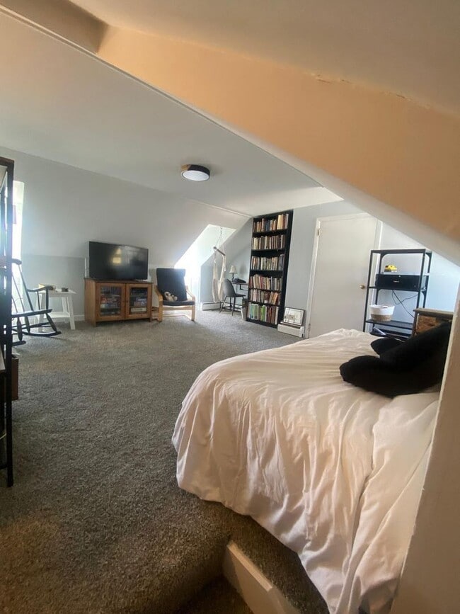 Building Photo - Charming 3 bedroom Apartment in Prime Lancaster City Location - HEAT INCLUDED!