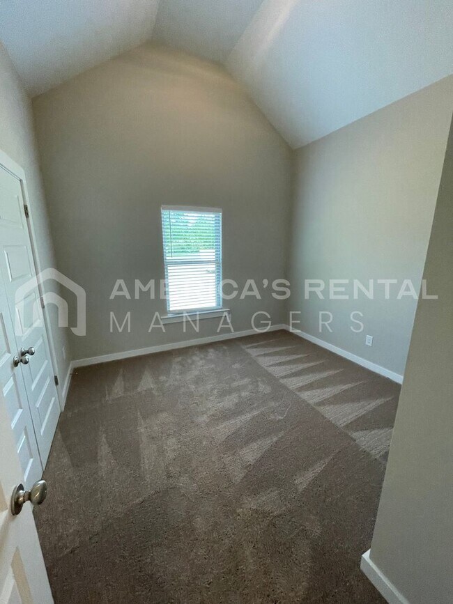 Building Photo - DEPOSIT PENDING!!! Home for Rent in Eastab...