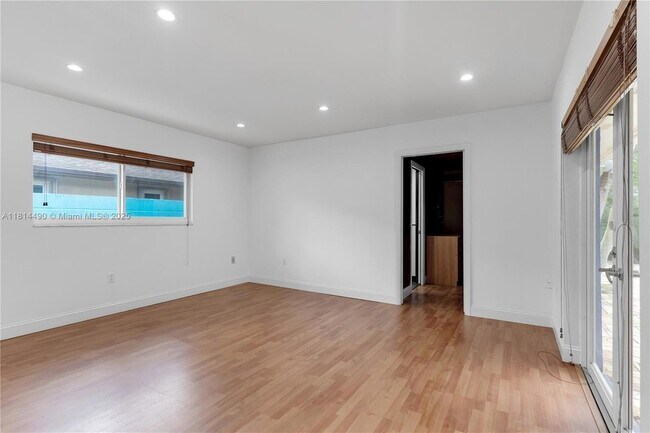 Building Photo - 11728 SW 97th St