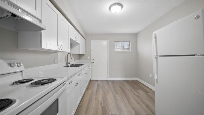 Building Photo - 7808 Glass St