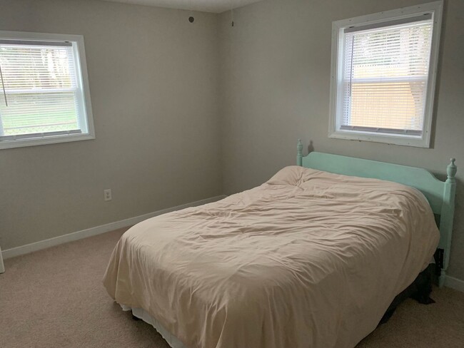 Building Photo - Updated single-family home in the heart of...