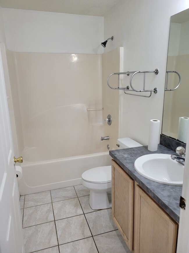 Building Photo - 1230 4 Mile Rd