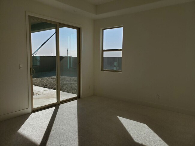 Building Photo - Next Gen Home with main house and guess unit in Spring lake Area