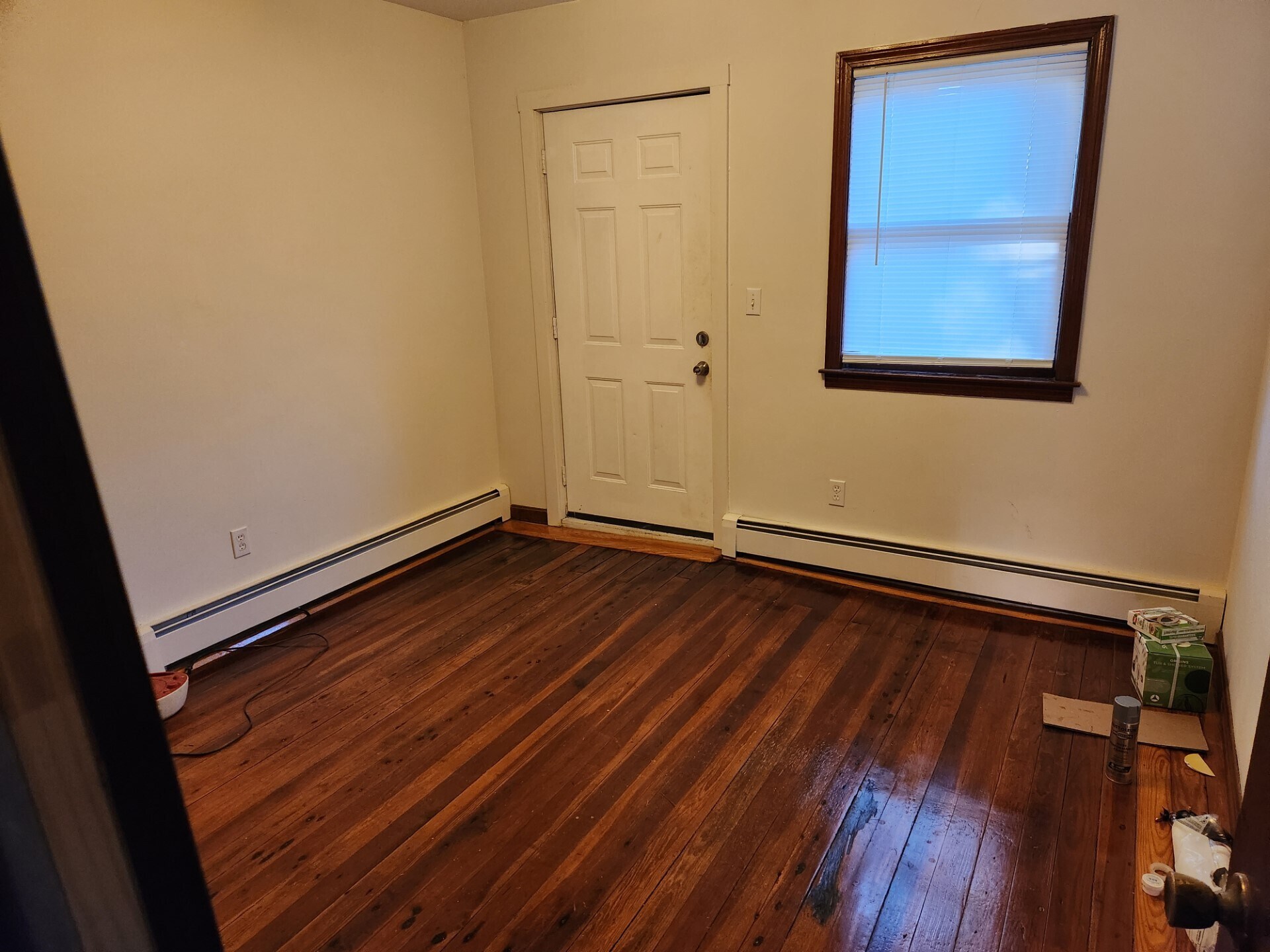 Building Photo - 7 School Ct