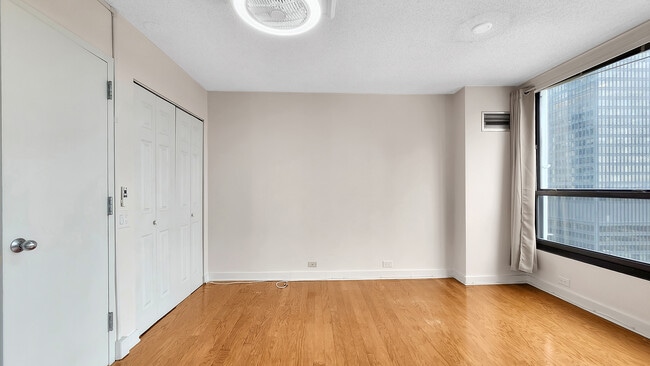 Building Photo - 405 N Wabash Ave