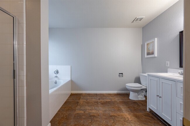 Building Photo - 15823 Kings Cypress Ln