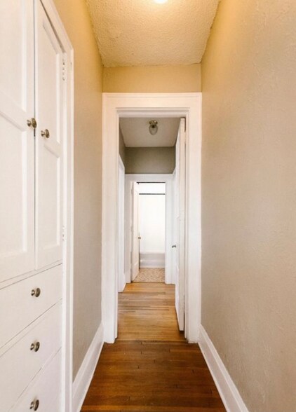 Building Photo - 1070 Bradley St