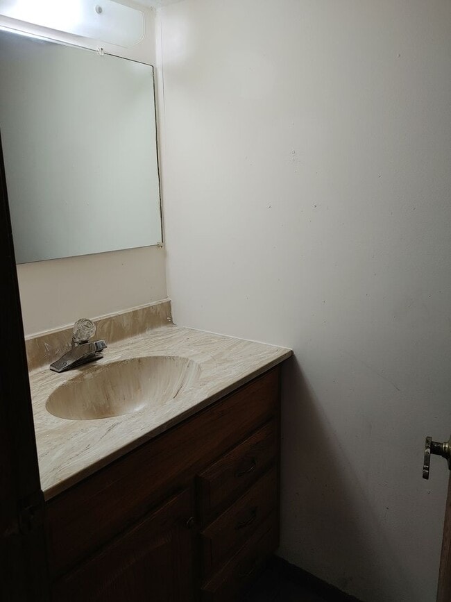 Building Photo - NORTHSIDE TOWNHOME