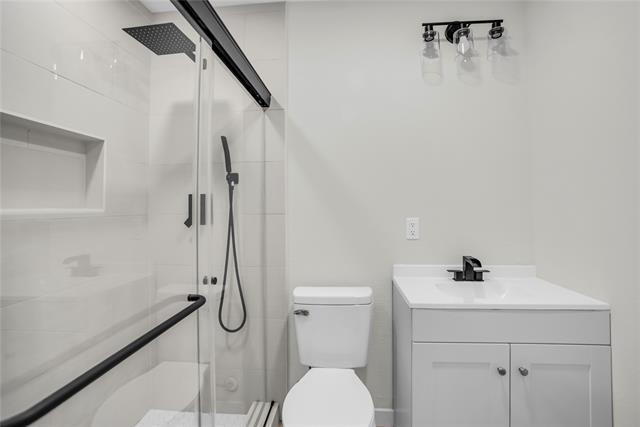 Building Photo - 1913 Fairfield Dr