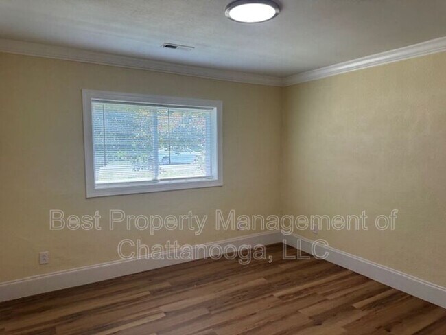 Building Photo - 5281 Usher Dr