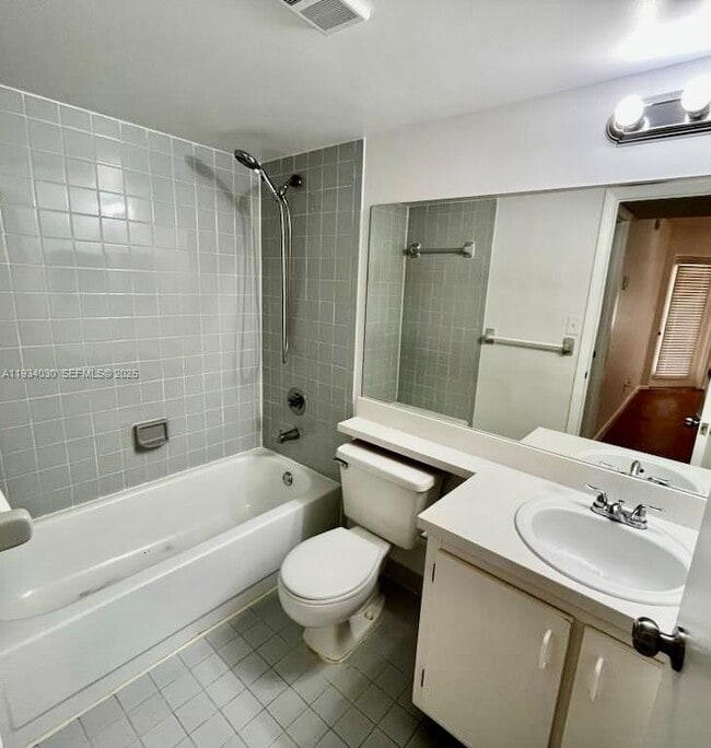 Building Photo - 540 S Park Rd