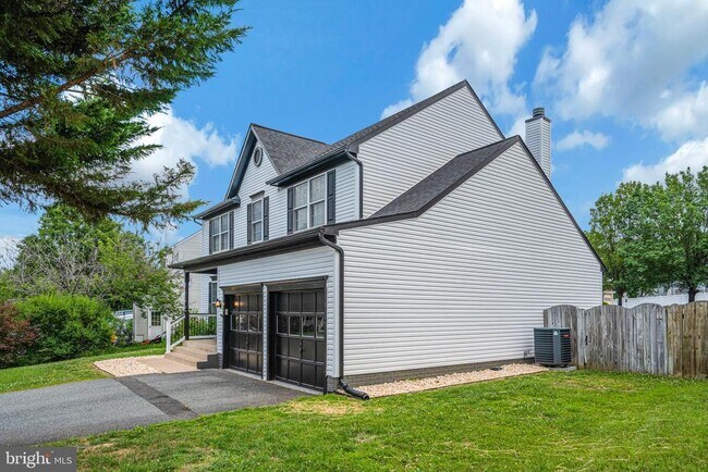 Building Photo - 33 St Williams Way