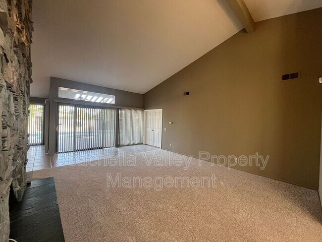 Building Photo - 36532 Vía Abeja