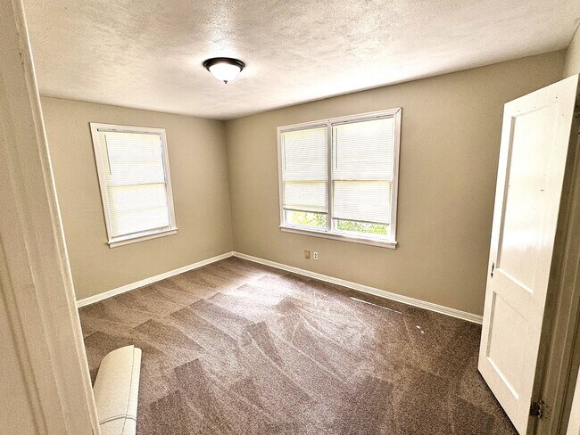 Building Photo - 763-763 Gardenia Ln